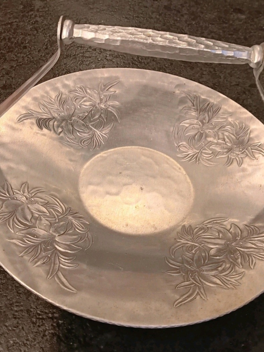 Everlast Silver Floral Hammered Metal Serving Tray